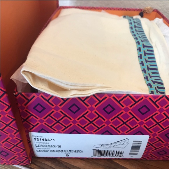 Tory Burch Claremont Quilted wedge Beige 9 - Picture 8 of 8